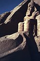 egyp08_35 abu simbel statue et bloc